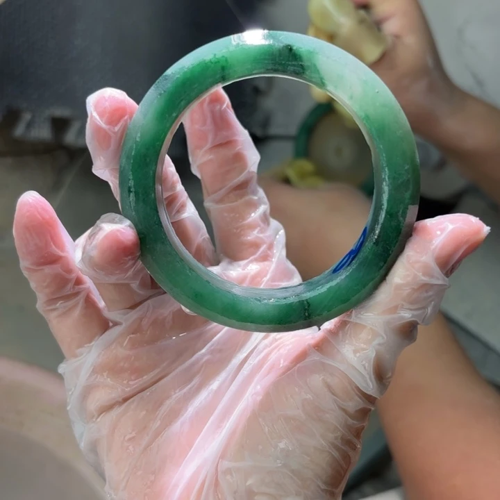 碧***石英质玉（非洲翠）手镯未镶嵌定制