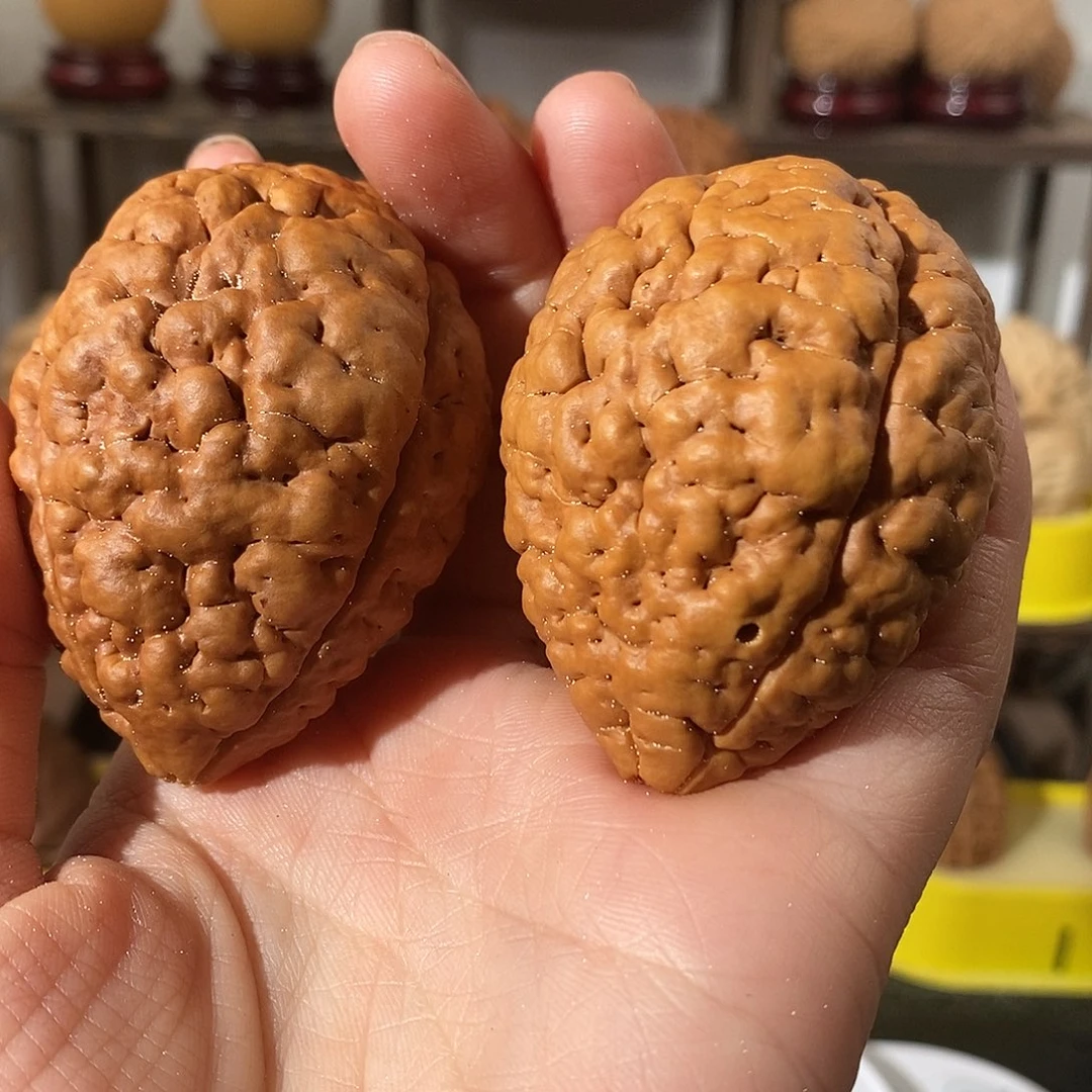 吊坠文玩核桃三瓣脑纹金刚虫眼不退不换不接受中差评43