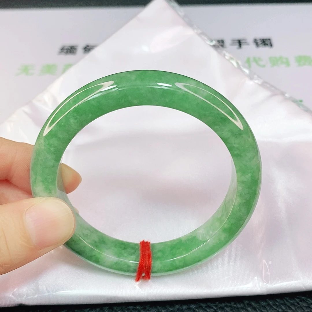 翡翠手镯未镶嵌56圈口正圈