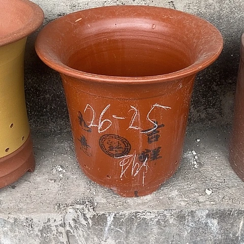 中国宜兴紫砂花盆