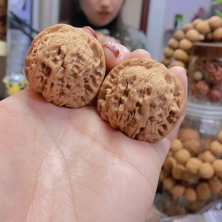 【闪购商品】文玩核桃把件39红狮子