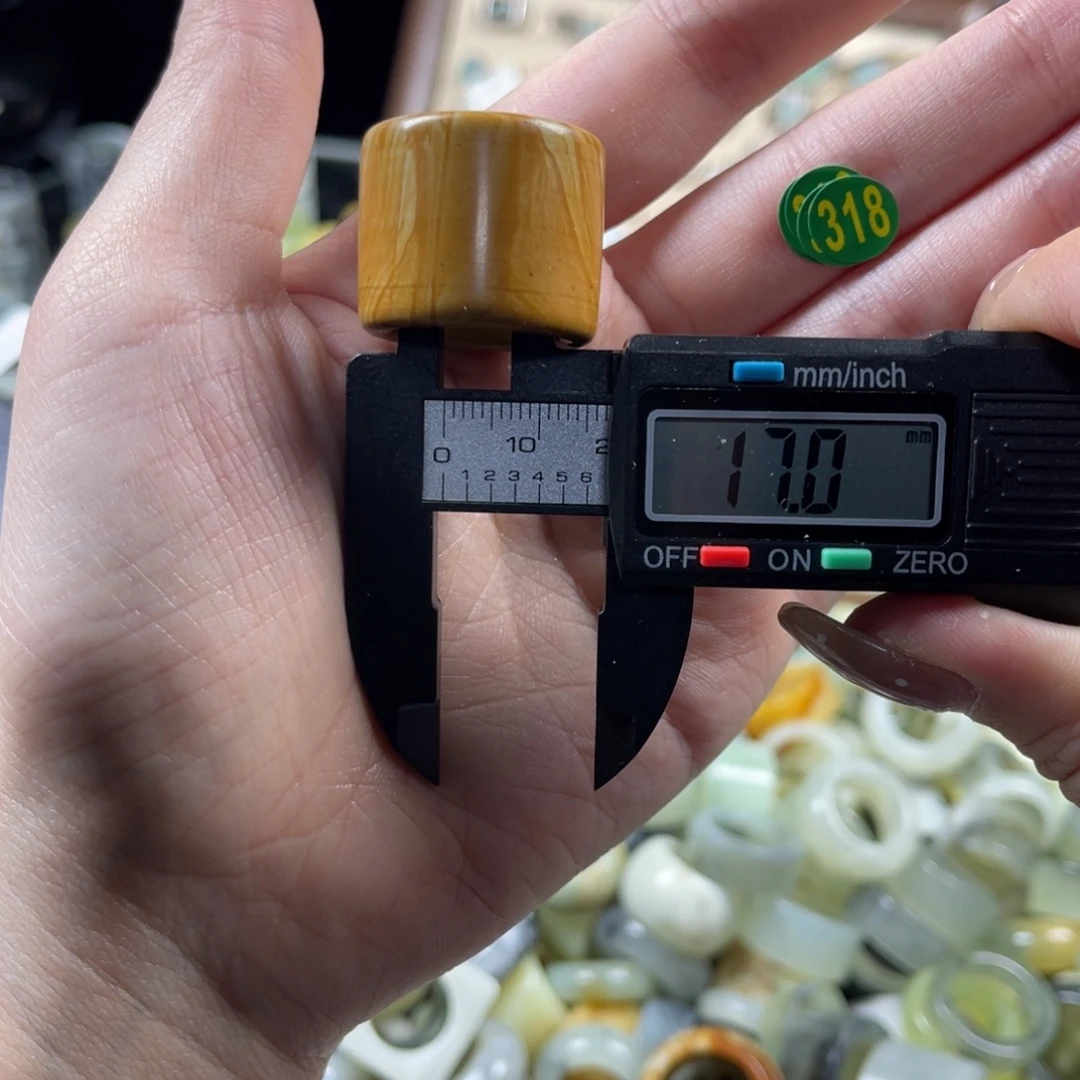 蛇纹石玉未镶嵌戒指