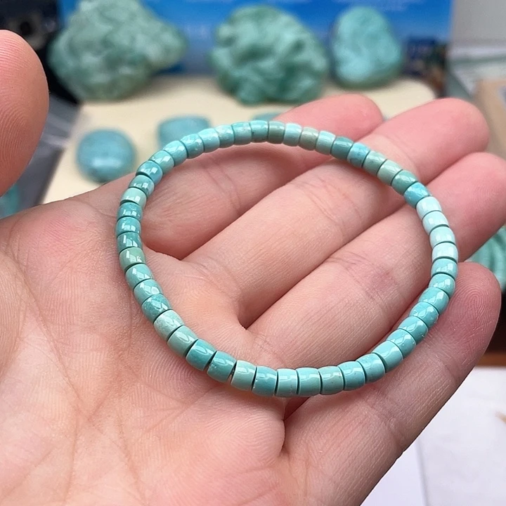 绿松石颈饰未镶嵌