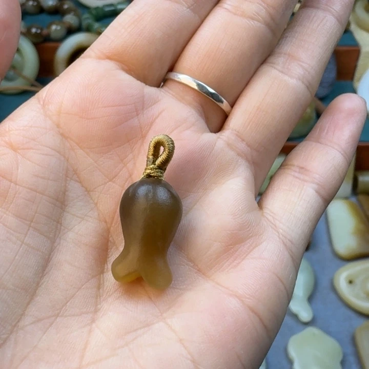 和田玉（糖玉）未镶嵌颈饰