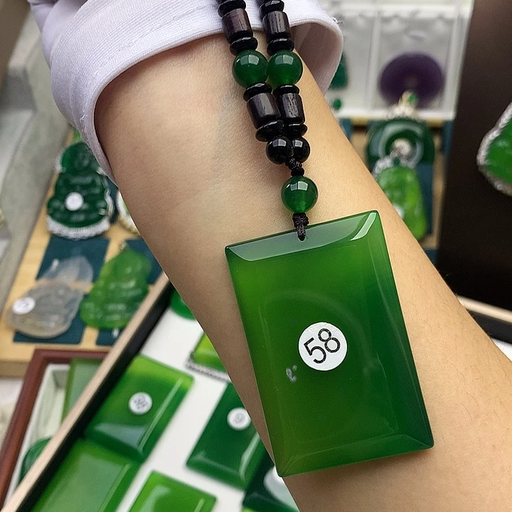 玛瑙/玉髓未镶嵌吊坠