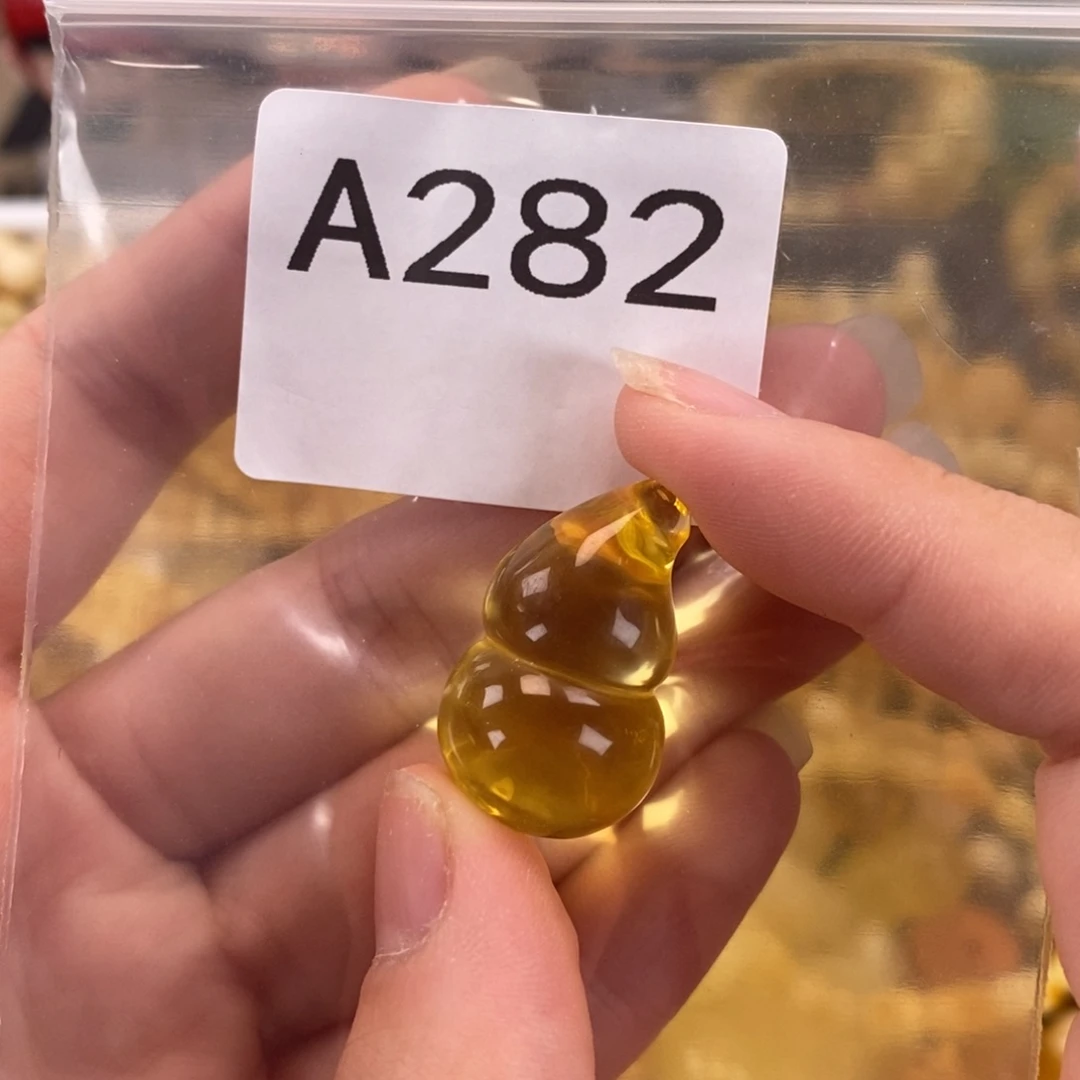 未镶嵌琥珀珠宝奇石