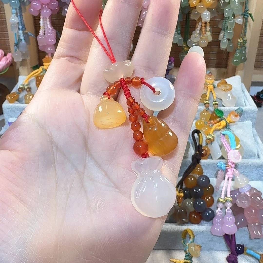 玛瑙/玉髓天然玉髓玛瑙料子带有包容点未镶嵌