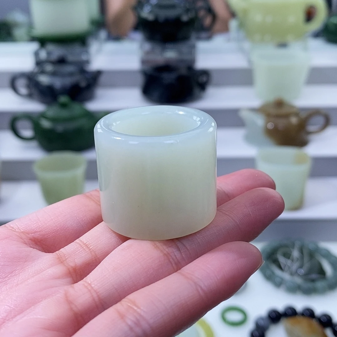 蕲***店和田玉未镶嵌挂件扳指