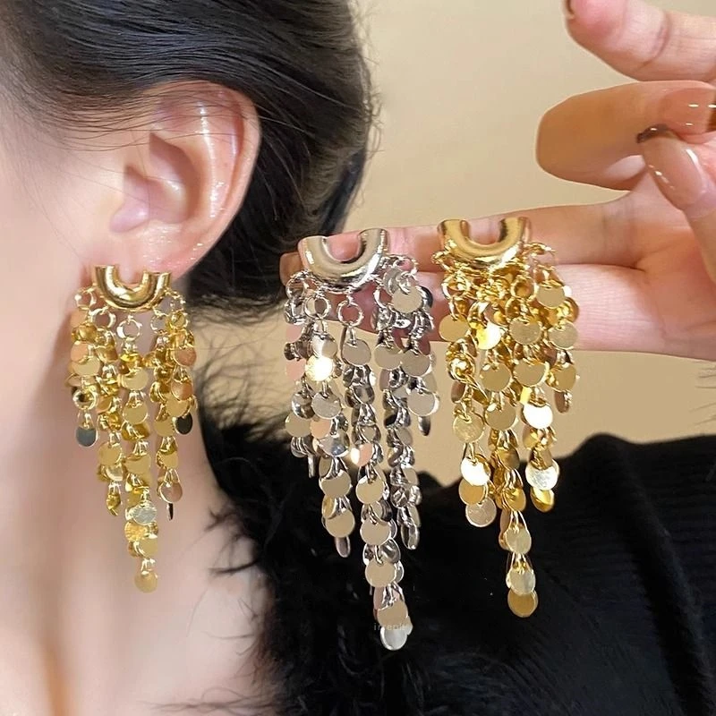 夸张高级感金色亮片流苏耳环女小众夸张显脸小独特港风金属耳饰