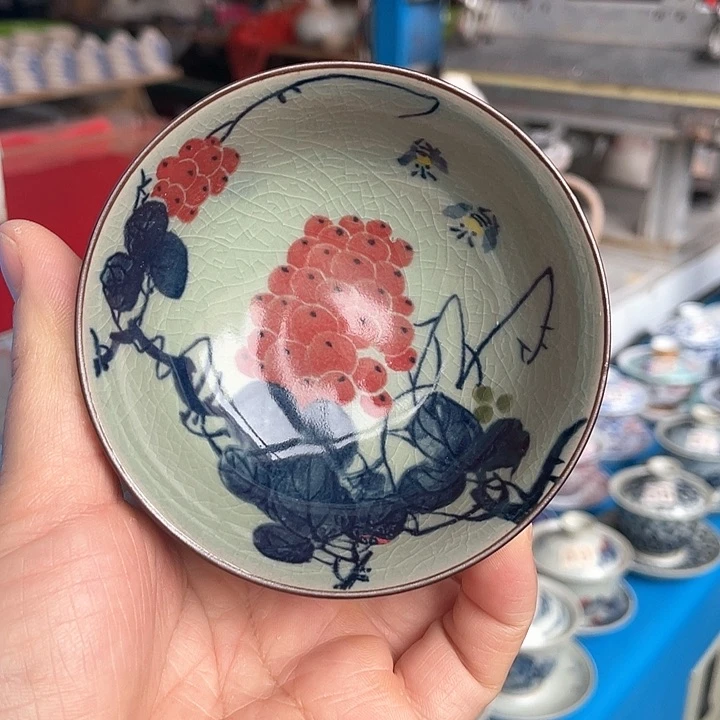 青花釉下彩杯子哈