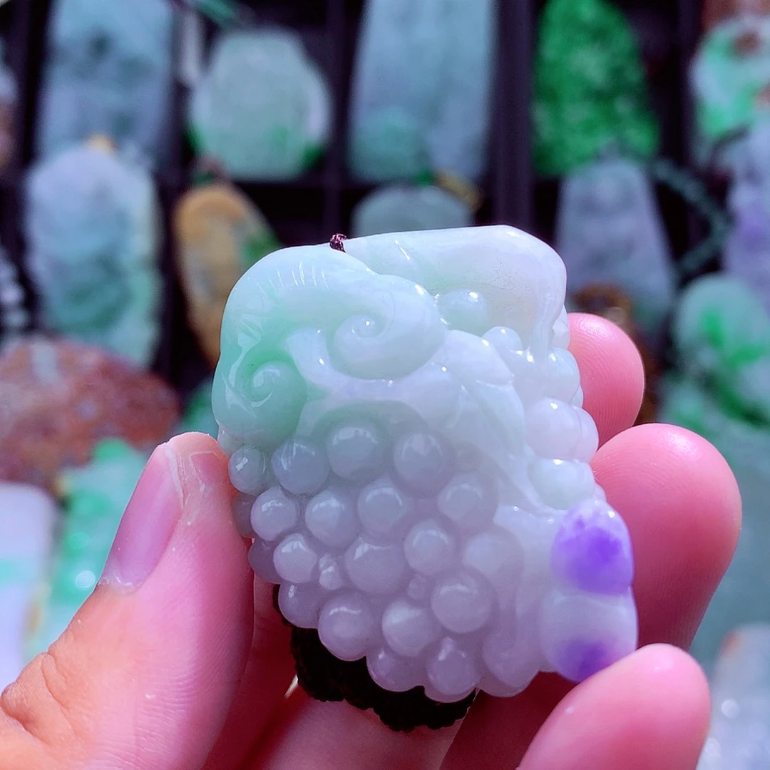 颈饰未镶嵌翡翠天然