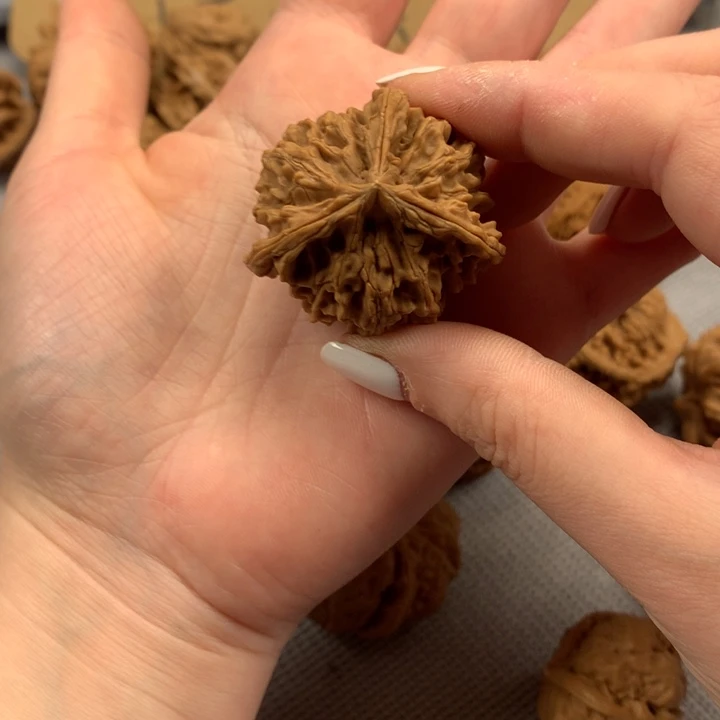 z***x文玩核桃吊坠异形单只