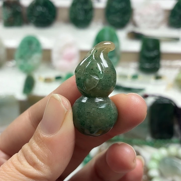 独山玉未镶嵌吊坠