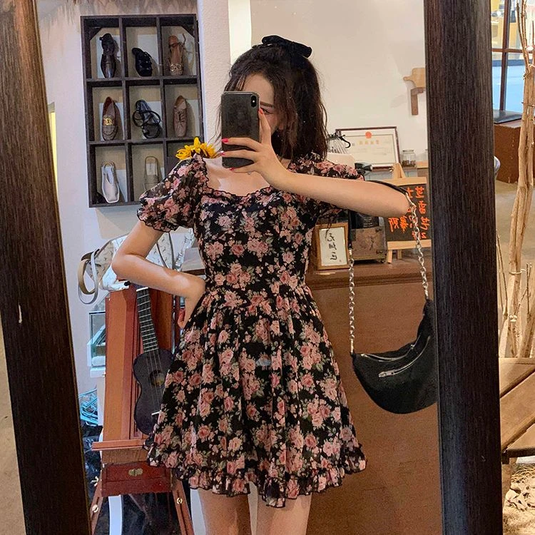 野玫瑰碎花连衣裙设计感甜美小个子时尚女夏茶歇裙初恋裙a字裙子