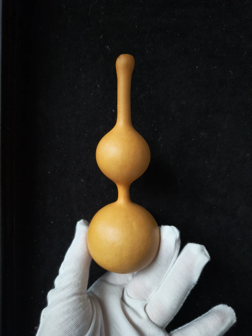 直播间选购下单，天然葫芦，绕指柔，默认微瑕，无运费险，看好下单。