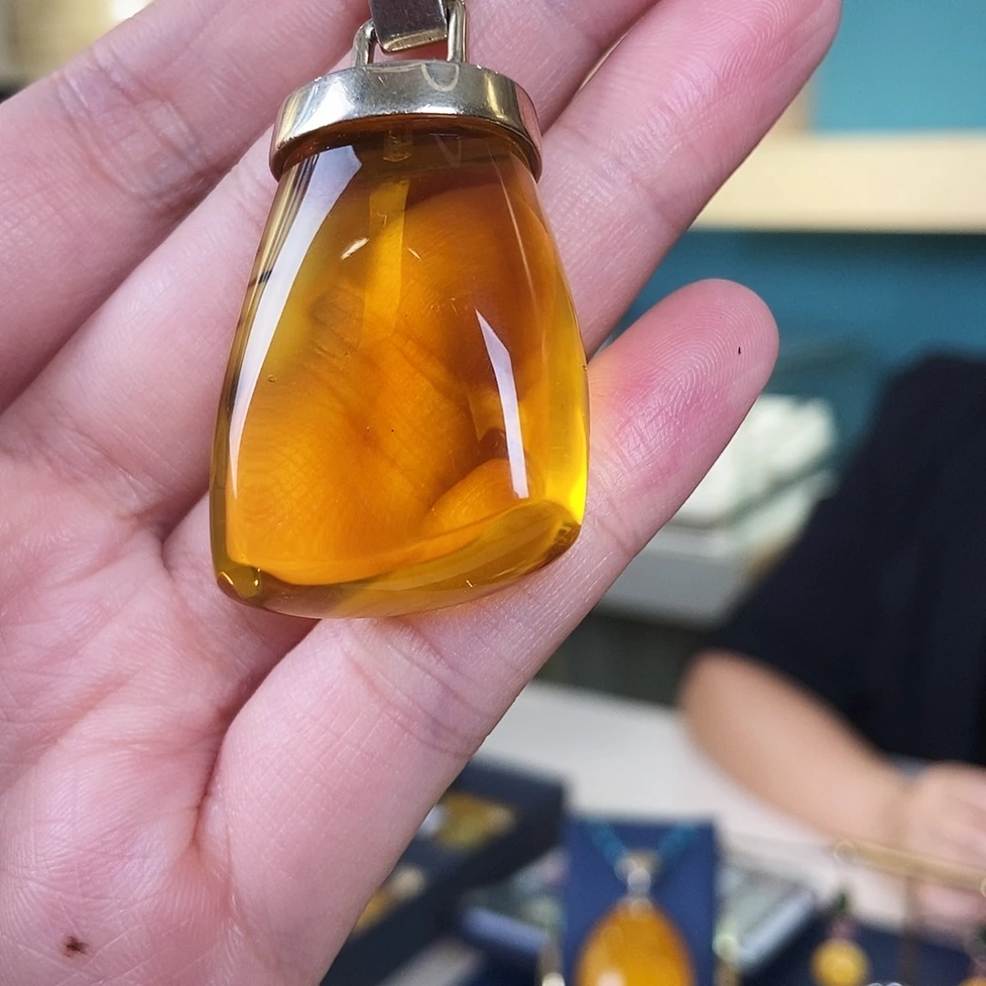 银S925镶嵌颈饰琥珀