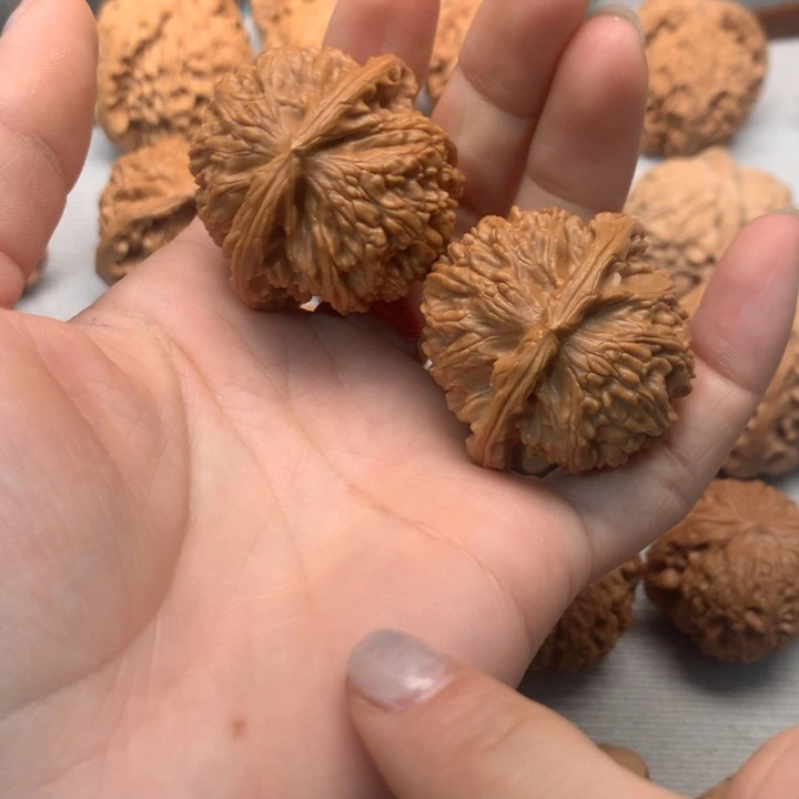 用***7文玩核桃把件白狮子40