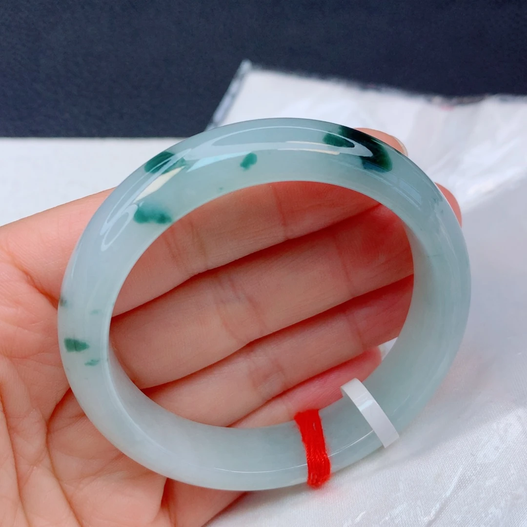 翡翠未镶嵌手镯51圈  有纹