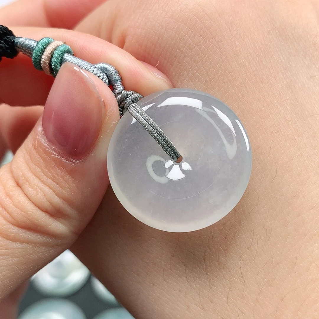 翡翠颈饰未镶嵌平安