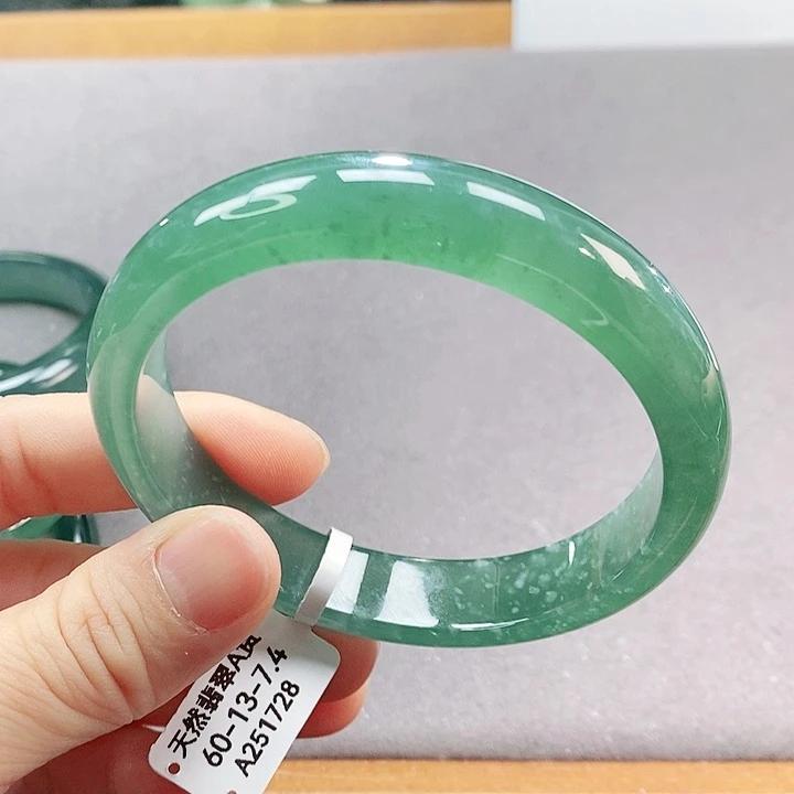 【闪购商品】翡翠手镯（圆镯）未镶嵌