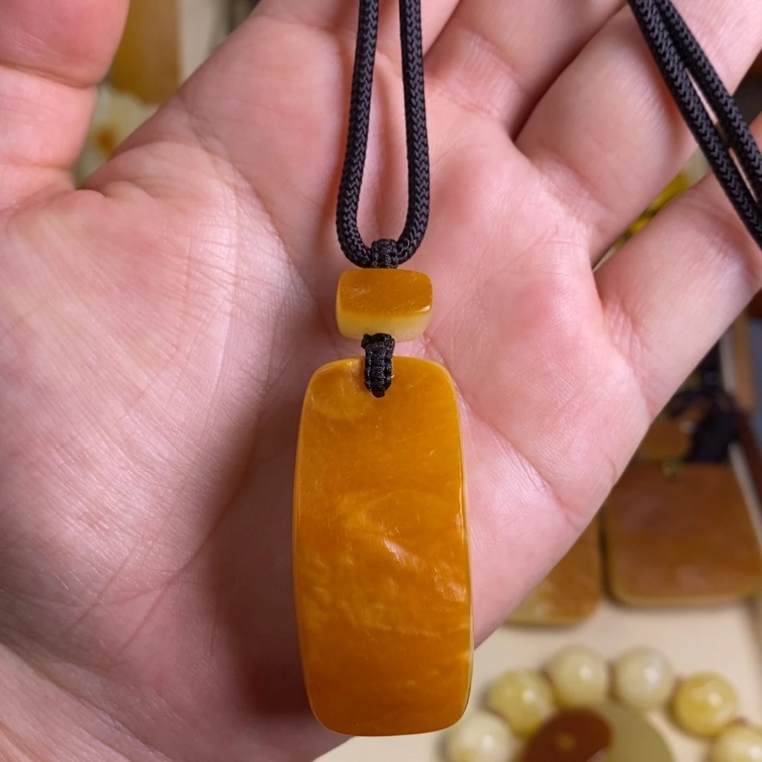 蜜蜡未镶嵌裸石大漠