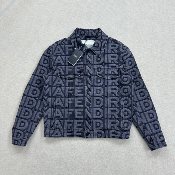 全新未使用 FENDI/芬迪 满印logo牛仔外套/50码/WL0633