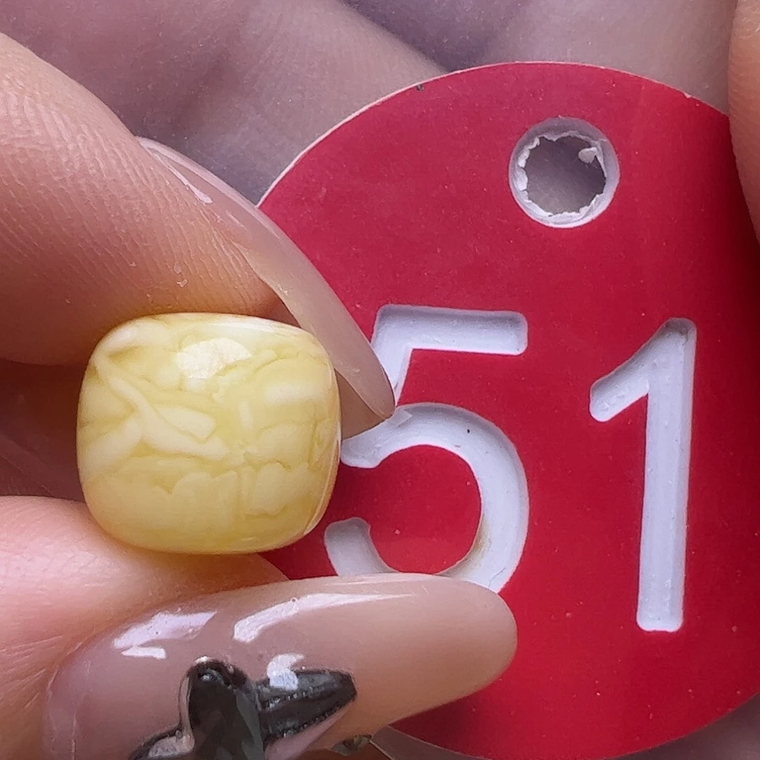 琥珀未镶嵌珠宝奇石微瑕10.8mm老型