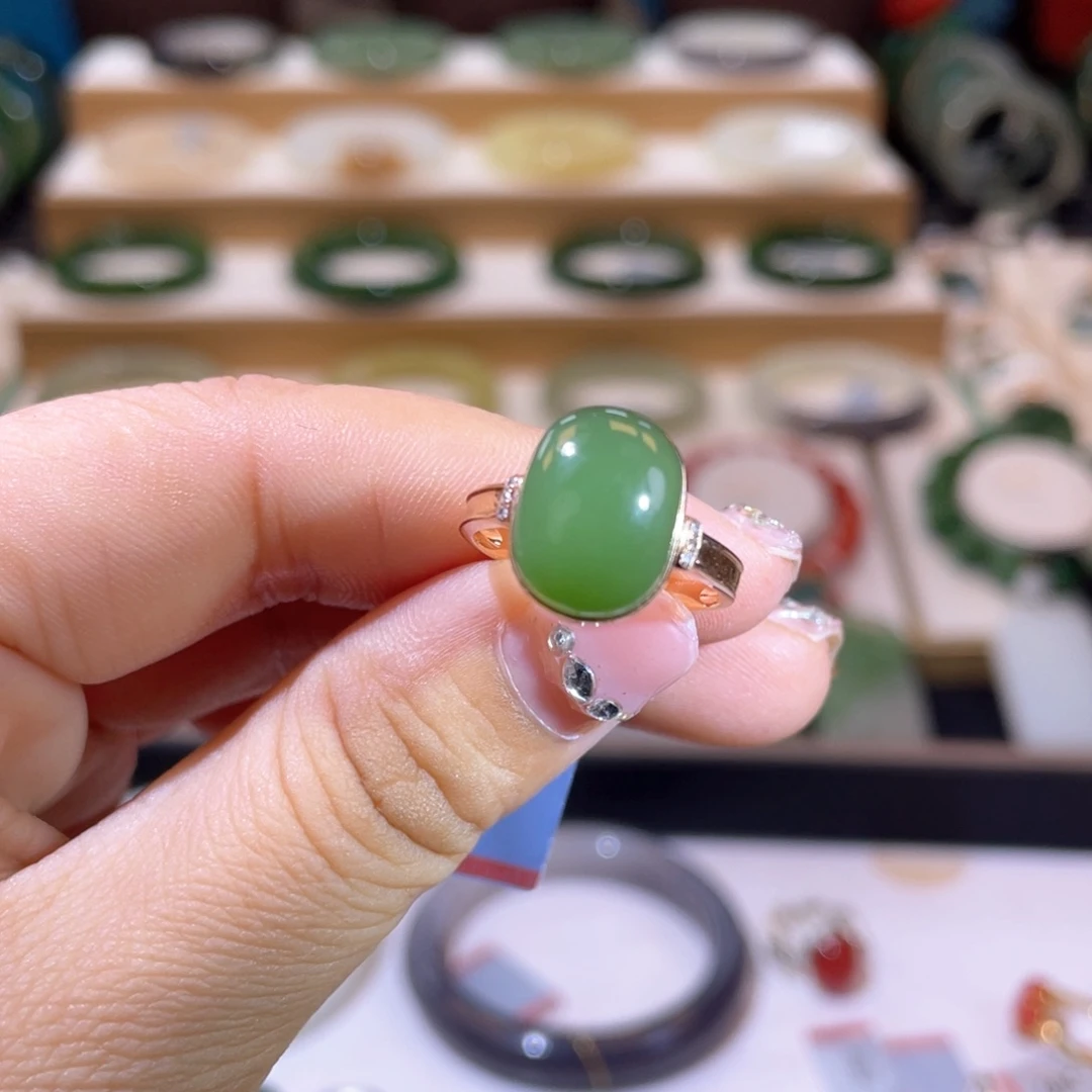 和田玉高品18Ｋ粉青戒指18K金镶嵌