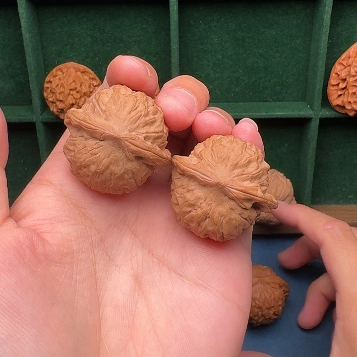 文玩核桃把件全品35玉麒麟