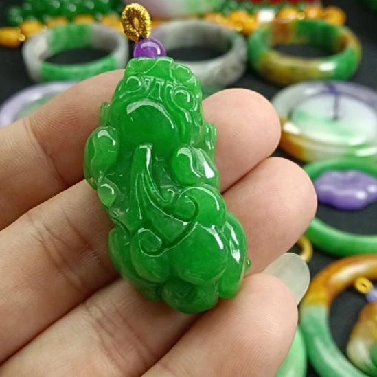 翡翠未镶嵌挂件翡翠