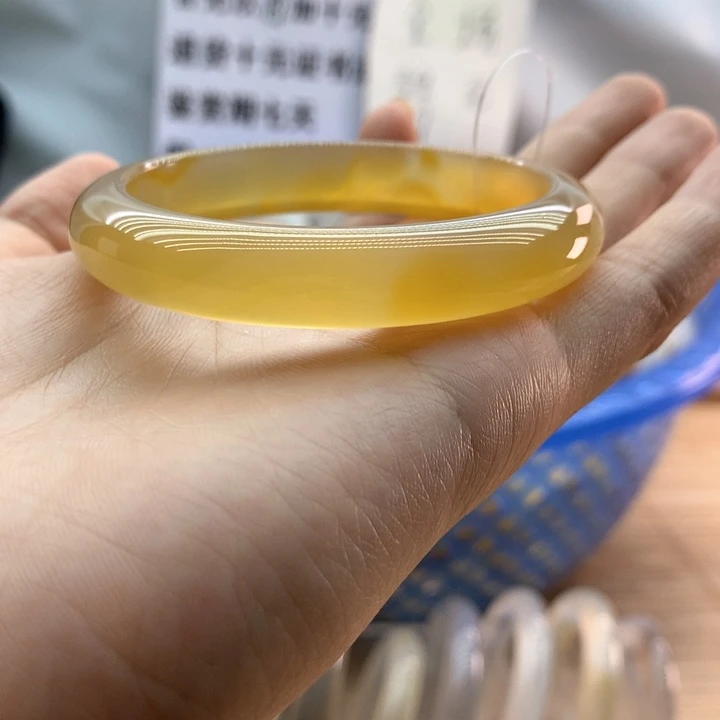 玛瑙/玉髓手镯未镶嵌在***分