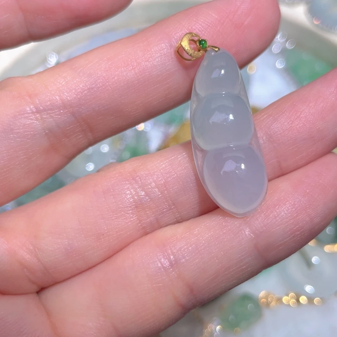 翡翠颈饰18K金镶嵌翡翠