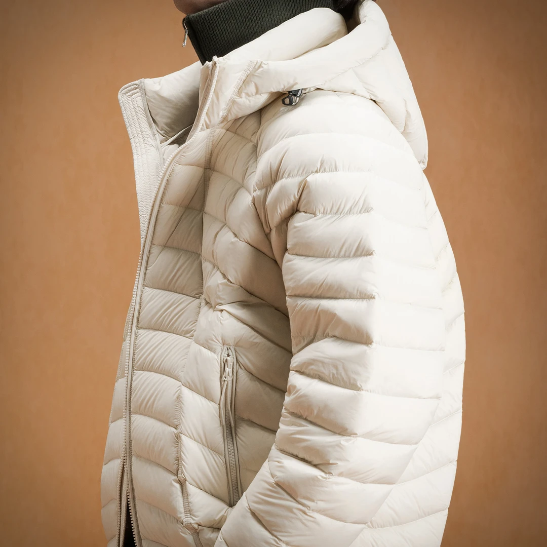 言吉冬款时尚潮排骨连帽保暖外套高端男士休闲轻薄羽绒服YJ82527