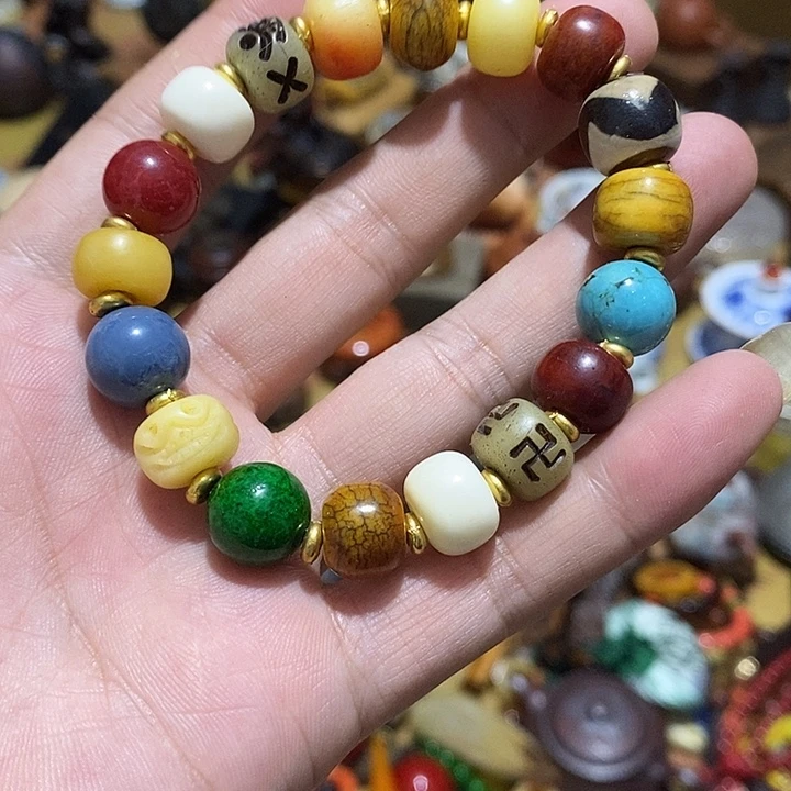水晶观世音菩萨瓷器制作工艺精湛精巧