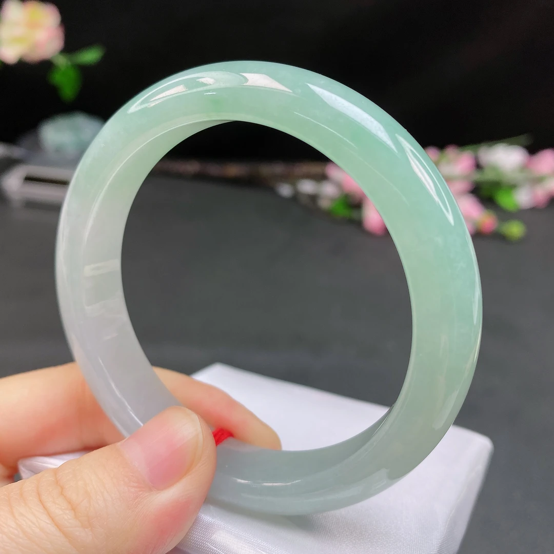 57➕翡翠好种晴水绿宽边高货手镯时尚百搭少女妈妈女款冰透玉镯子