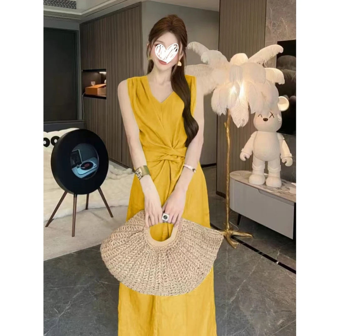 2025夏季新款无袖新中式气质v领纯色绑带连衣裙 Q69