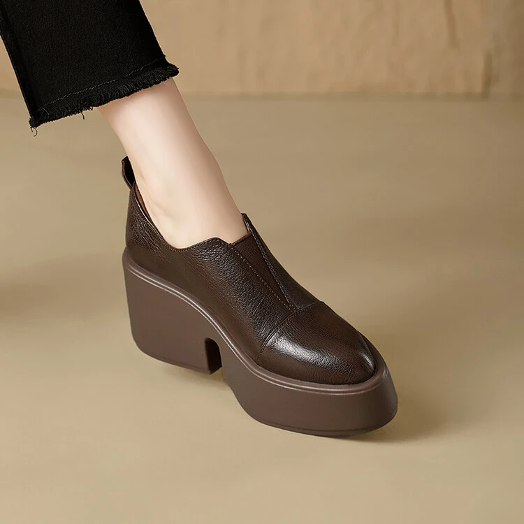 8.5cm羊皮厚底坡跟深口单鞋女2025春季新款复古风增高防滑松糕鞋