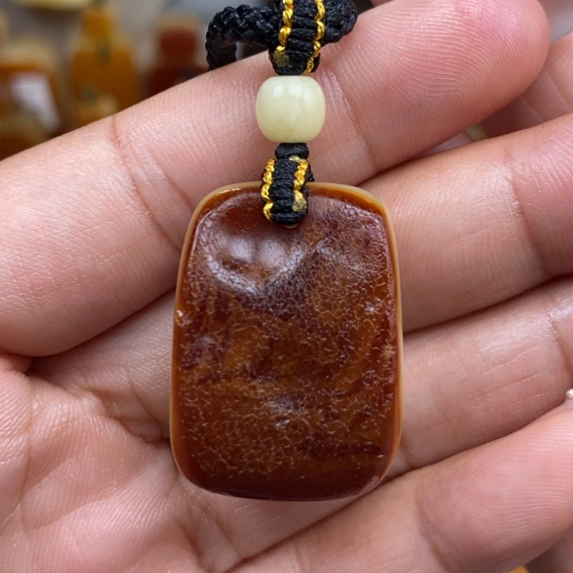 【闪购商品】琥珀颈饰未镶嵌