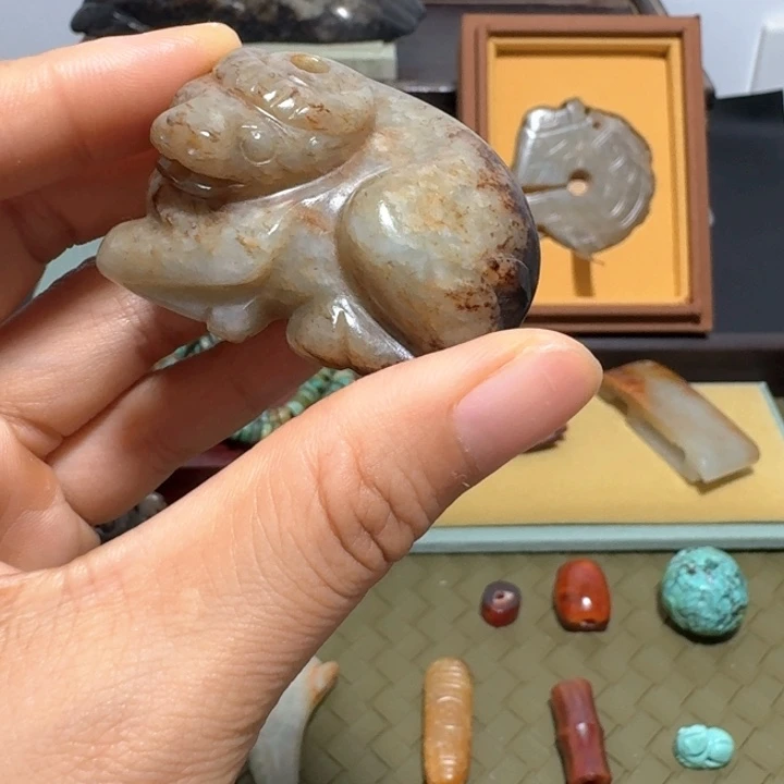 博***下颈饰未镶嵌和田玉