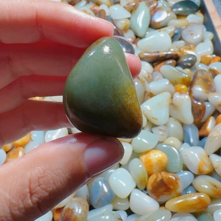 和田玉未镶嵌颈饰22.6克