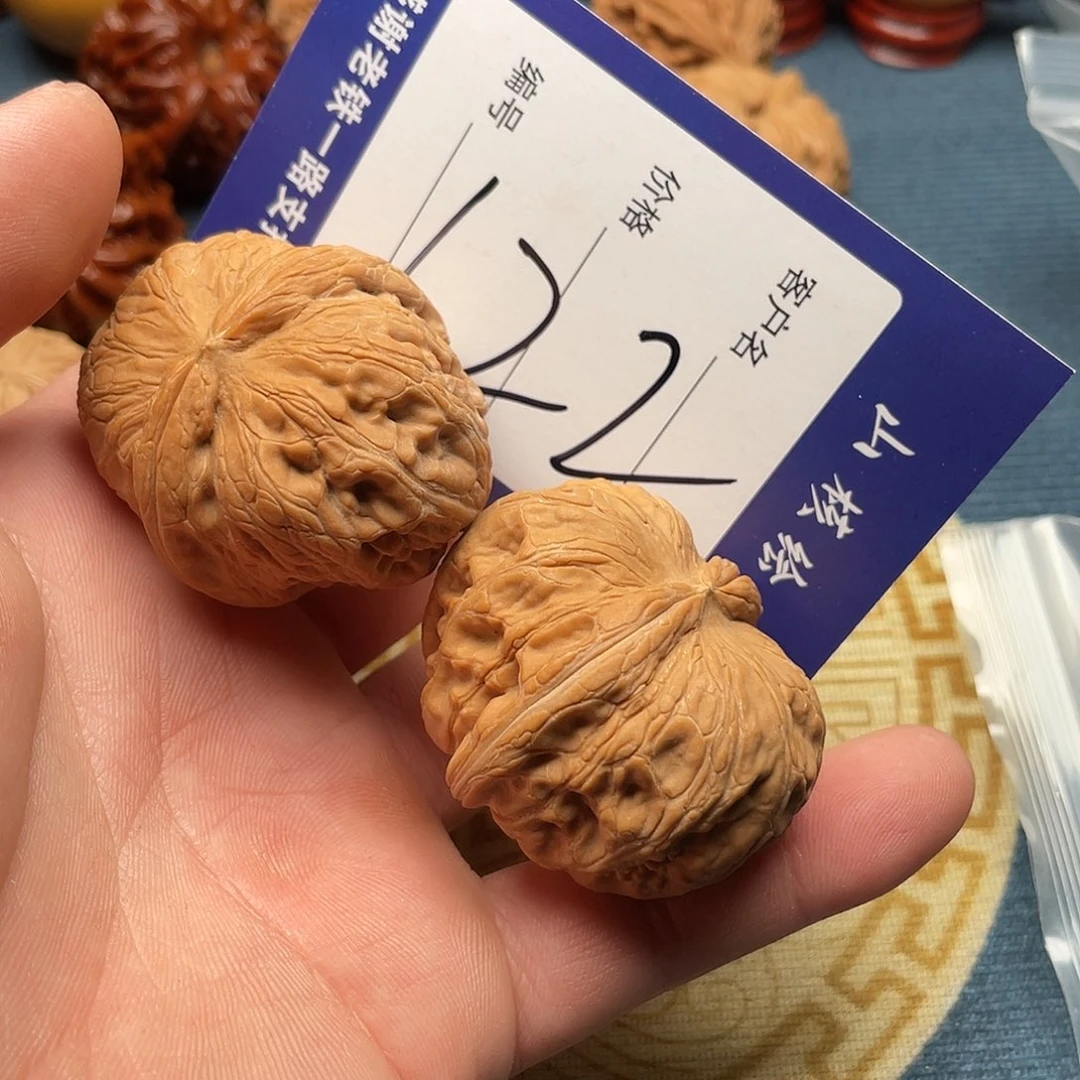 不***瑞文玩核桃闪电购122