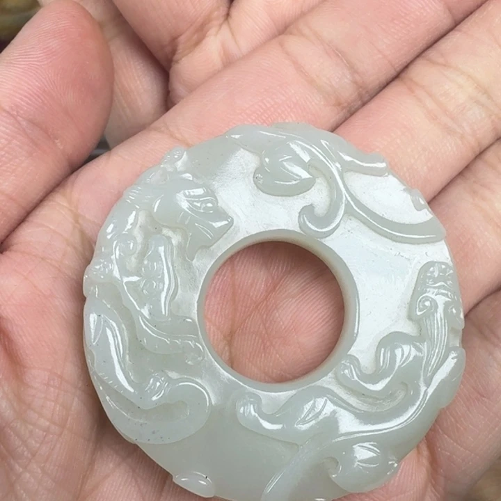 玖***7和田玉未镶嵌挂件