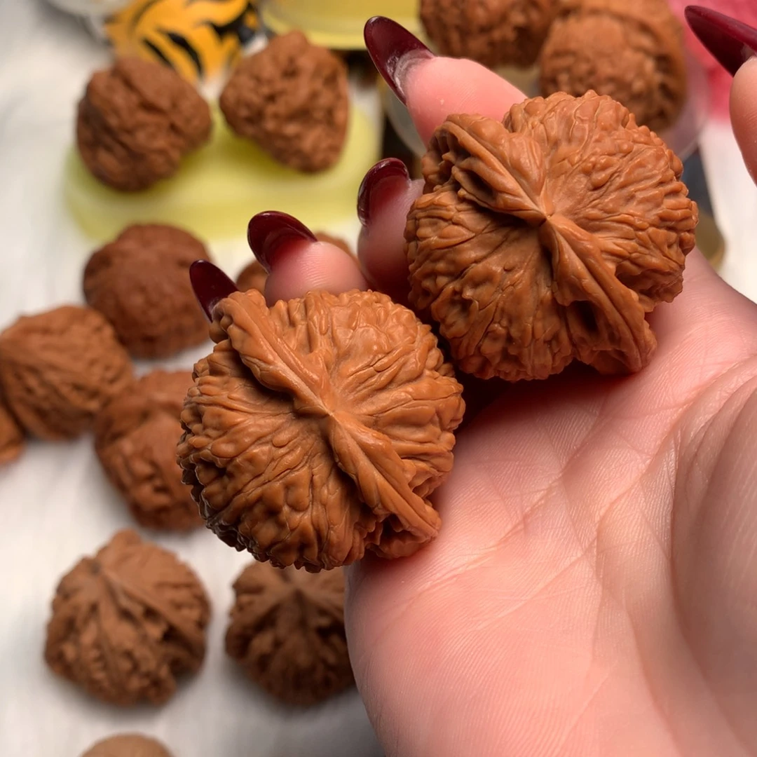 把件文玩核桃42.5全品白狮子