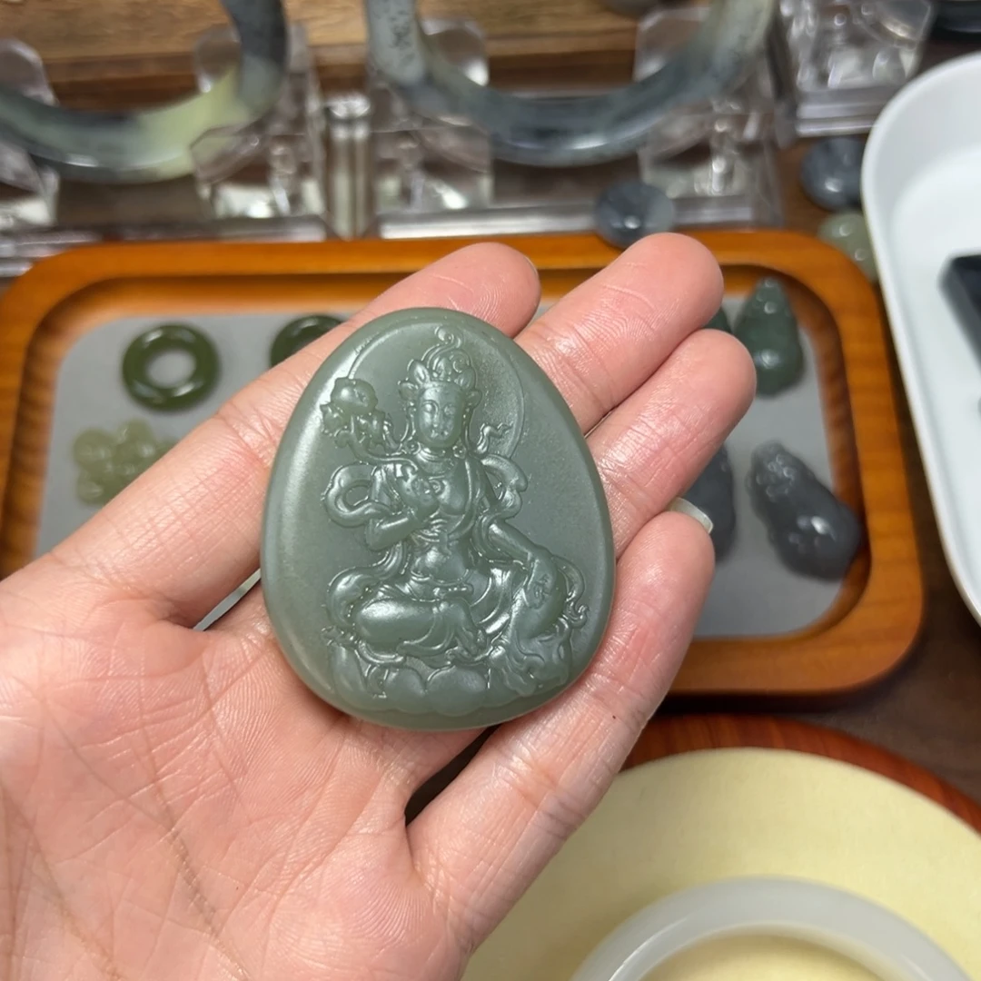 和田玉未镶嵌吊坠(赠链)