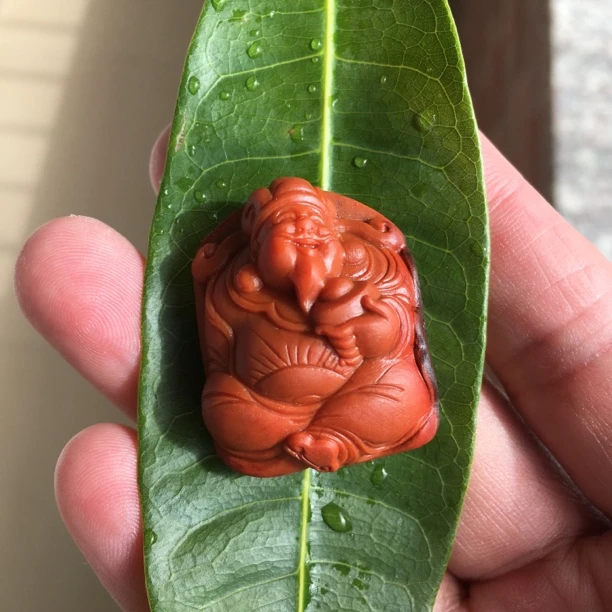 传承级铁皮包浆南红财神吊坠俏色精美满肉柿子红