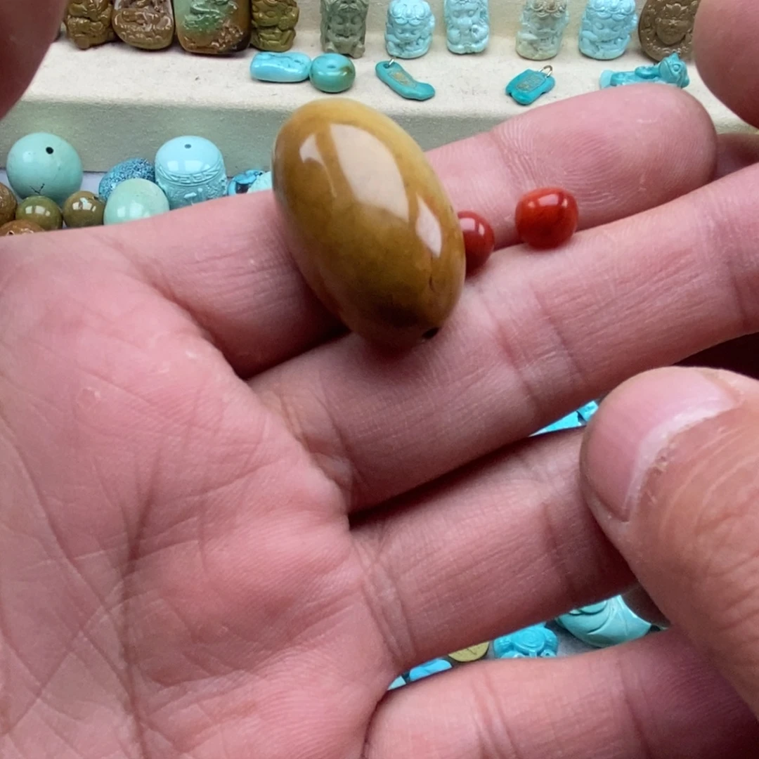 粉***兔南红玛瑙未镶嵌珠宝半成品