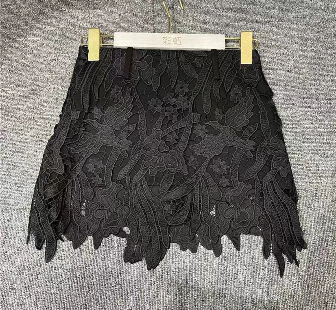 蕾丝镂空包臀裙纯欲辣妹显腿长防走光A字气质性感半身裙花朵短裙