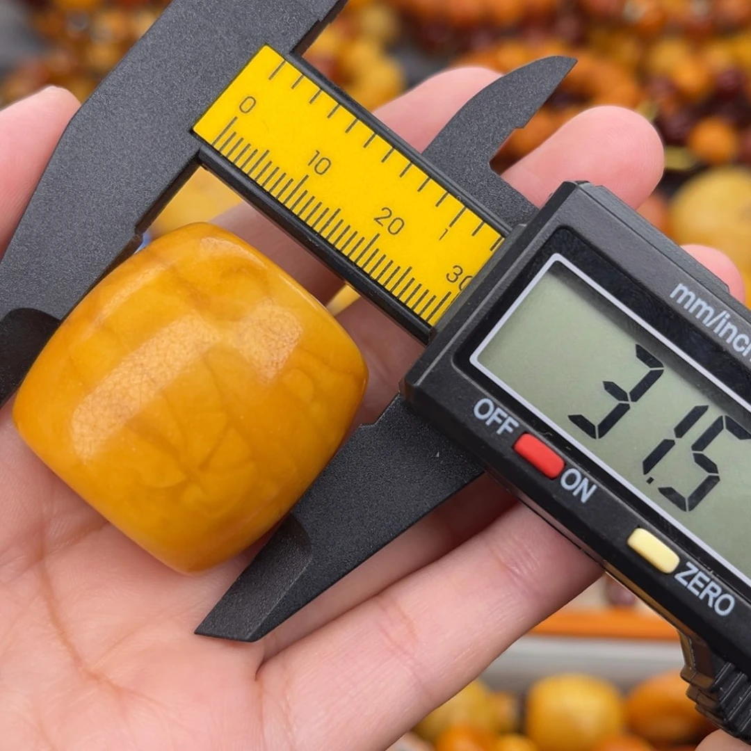 未镶嵌蜜蜡裸石蜜蜡