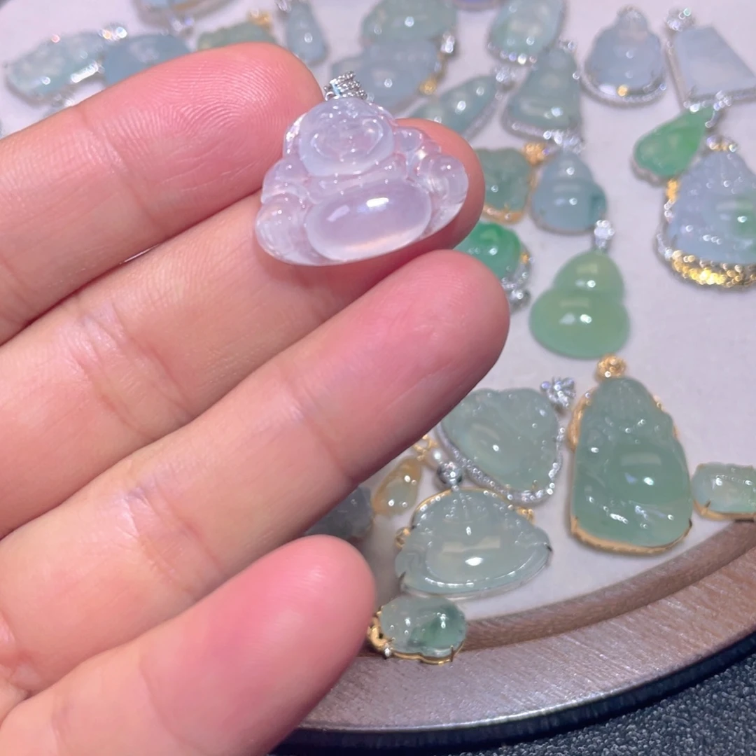 翡翠18K金镶嵌颈饰翡翠