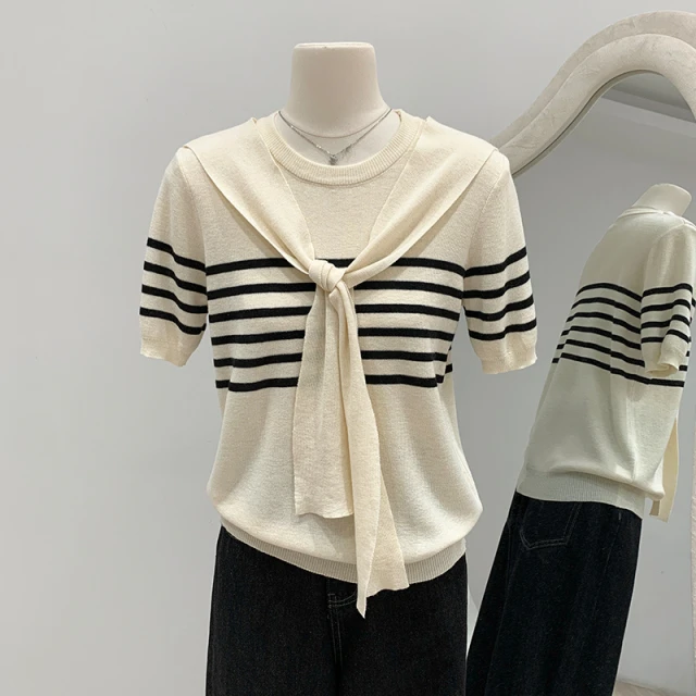 杏色圆领条纹长袖针织打底衫女2025年春装新款高级感修身百搭上衣